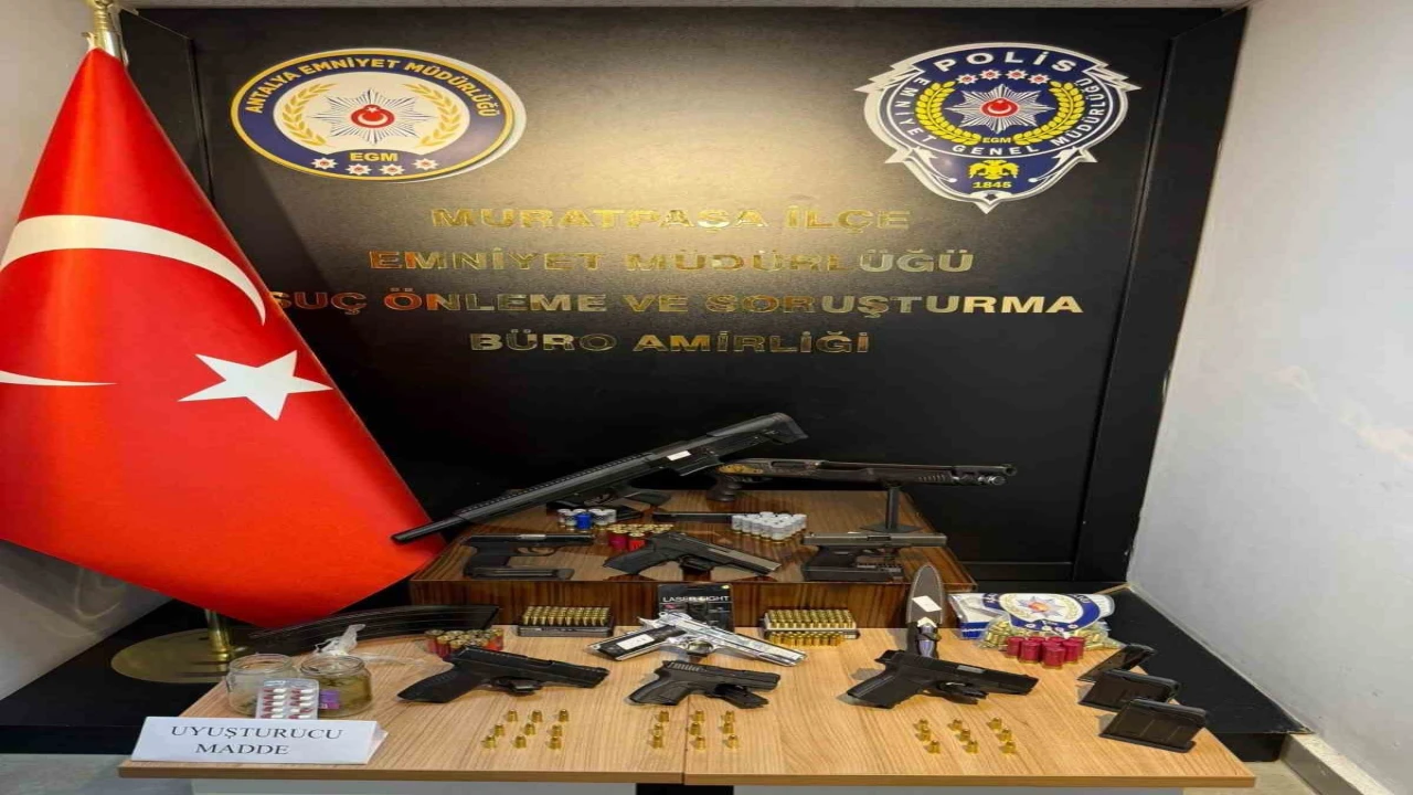 Antalyada helikopter destekli şafak operasyonu: Çok sayıda silah ve mühimmat ele geçirildi