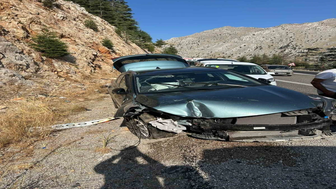 Antalyada trafik kazası; 5 yaralı