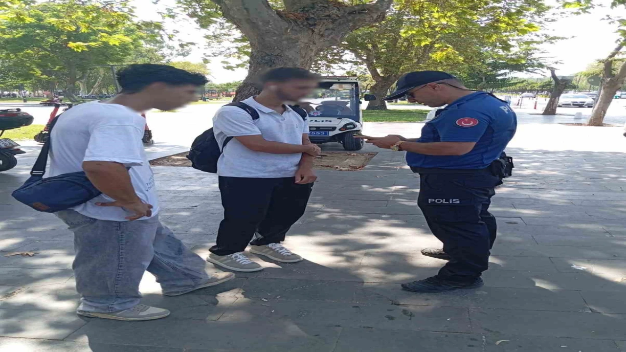 Antalyadaki denetimlerde kaçaklar yakalandı, binlerce şahıs sorgulandı