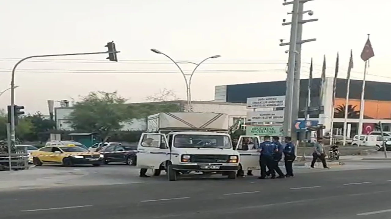 Baba, tartıştığı oğlu ile arkadaşını silahla yaraladı