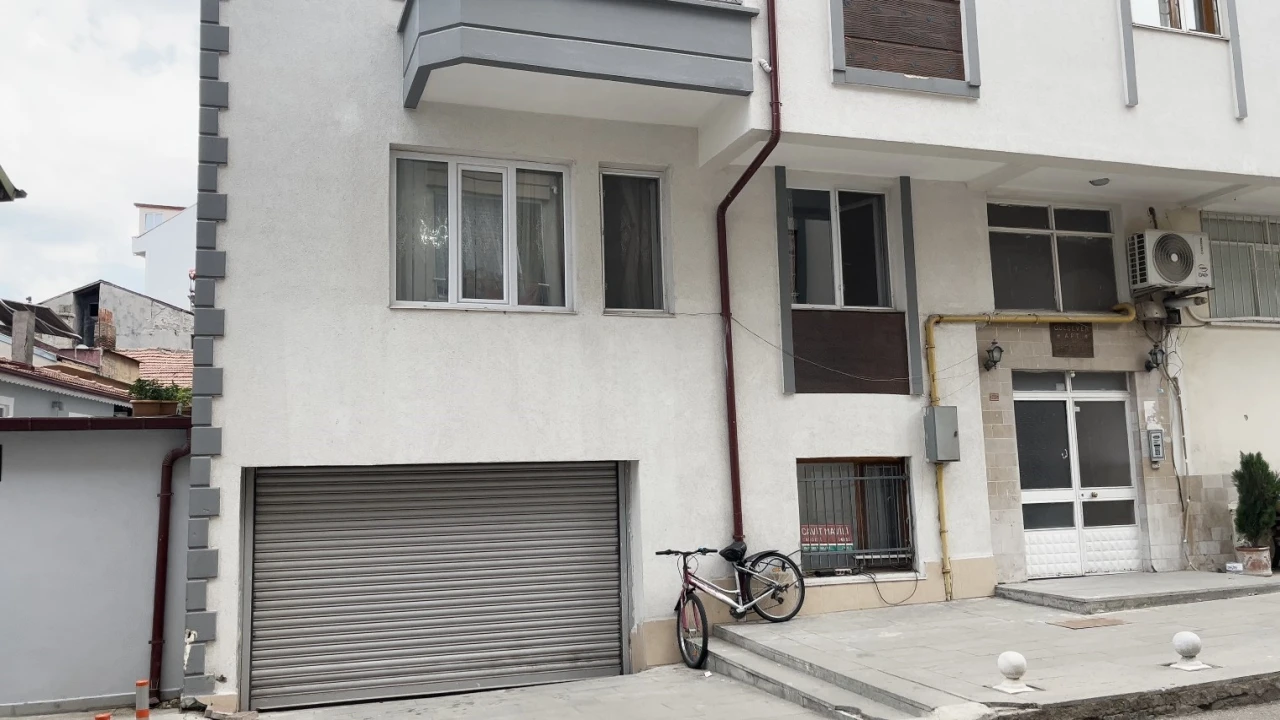 Birlikte yaşadığı eski eşini boğarak öldüren şahsın ev sahibi yaşananları anlattı: