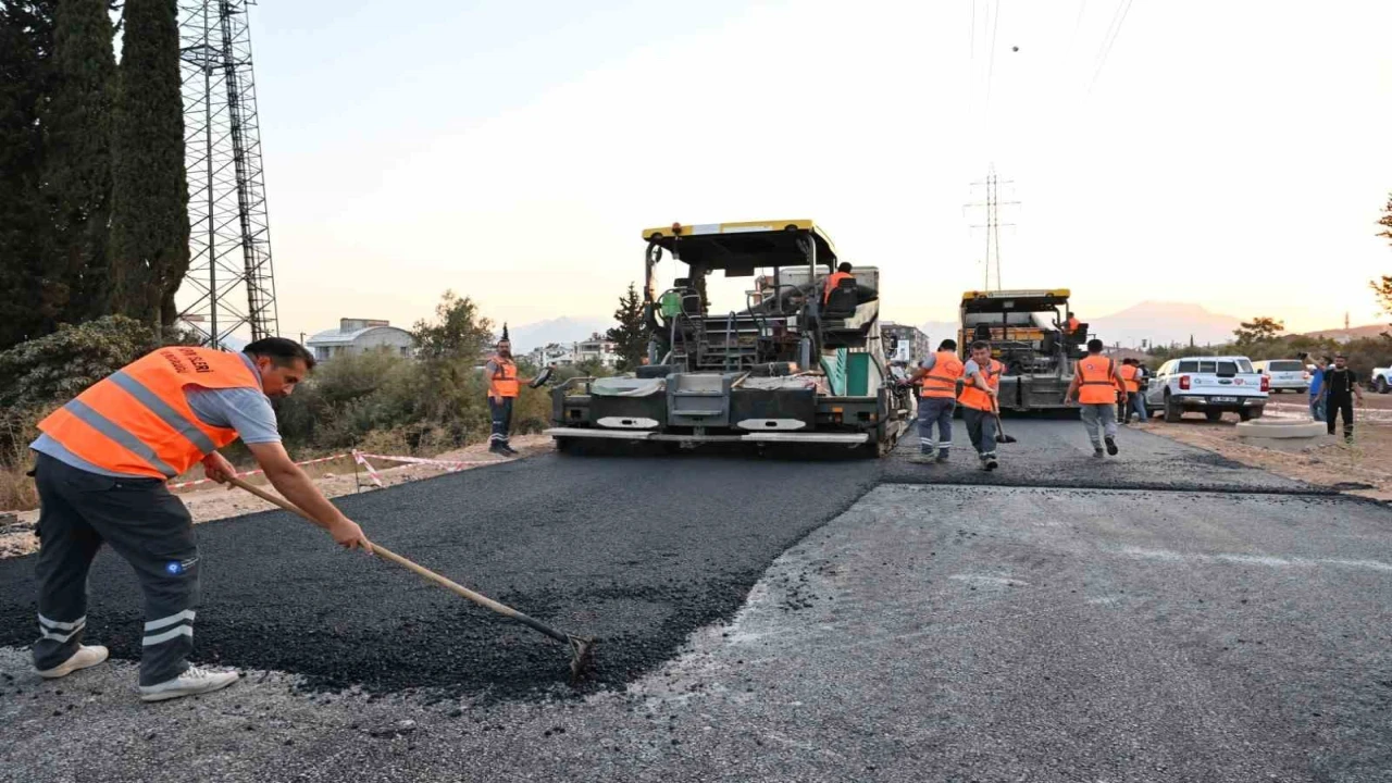 Büyükşehirden Şehir Hastanesi yoluna sıcak asfalt