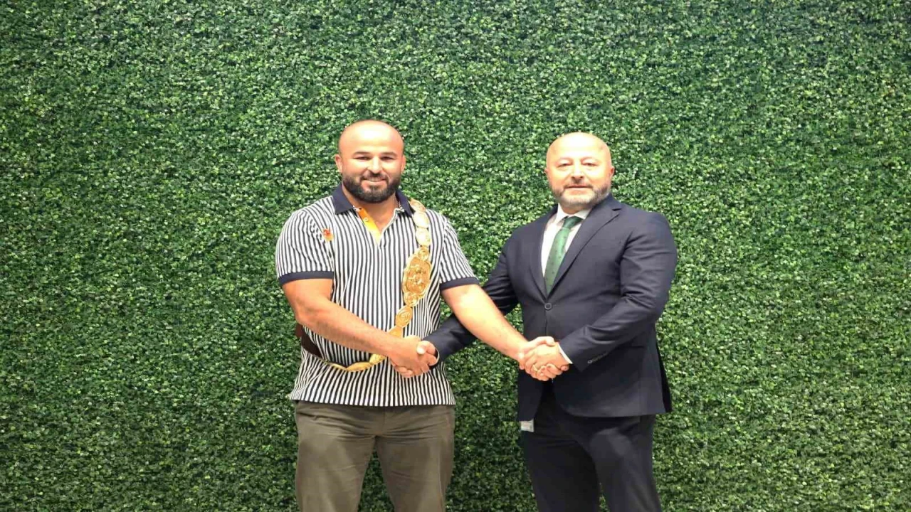 CW Enerji şampiyon başpehlivan Orhan Okuluyu ağırladı