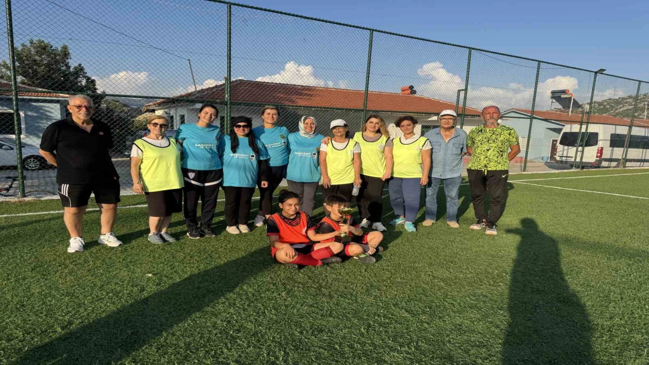 Dünyanın en iyi turizm köyü seçilen Ormanada kadınlar futbolda buluştu
