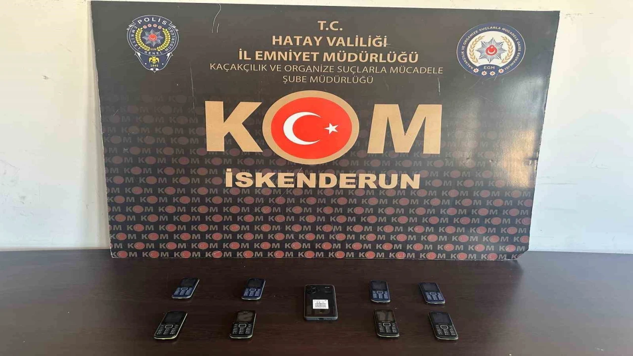 İskenderunda iş yerinde kaçak cep telefonu ele geçirildi
