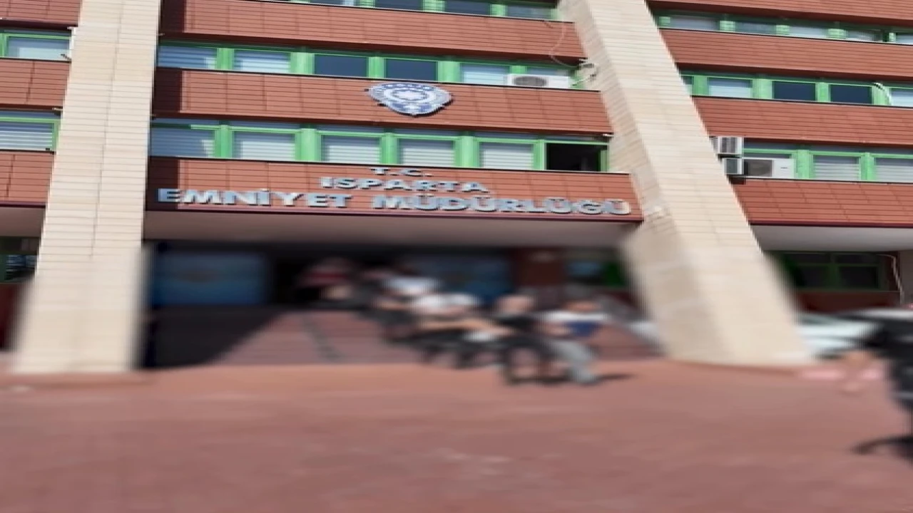 Ispartada 2,5 milyon TLlik nitelikli dolandırıcılık operasyonunda 8 şüpheli yakalandı