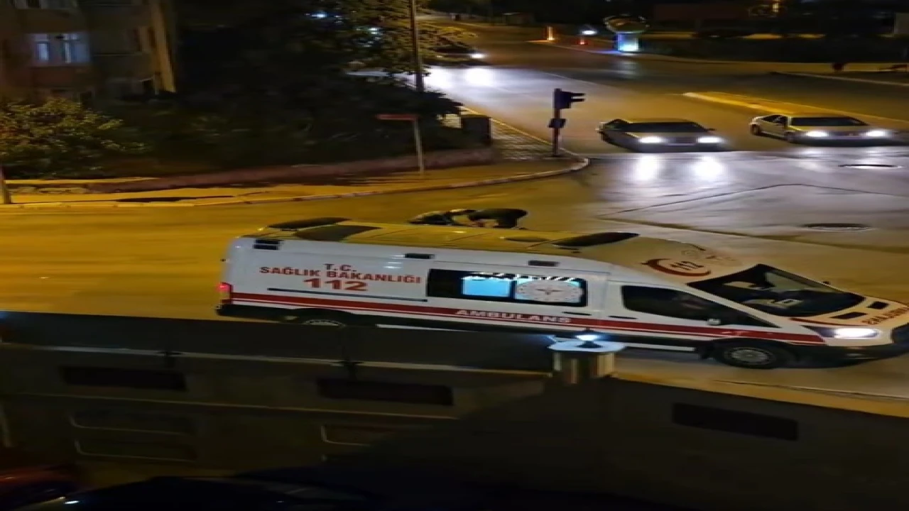 Ispartada ambulans şoföründen yaşlı pazarcıya yürekleri ısıtan yardım