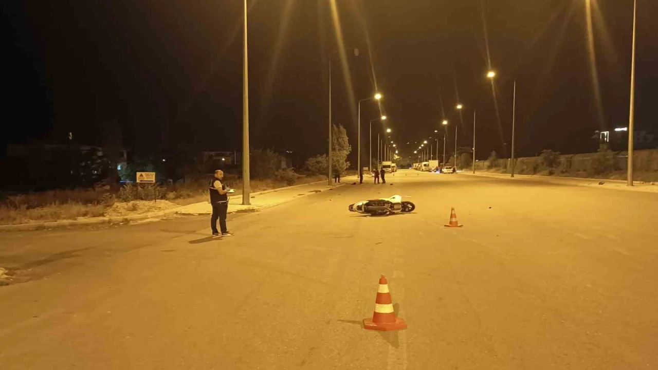 Ispartada iki motosiklet çarpıştı: 2 ölü, 1 yaralı