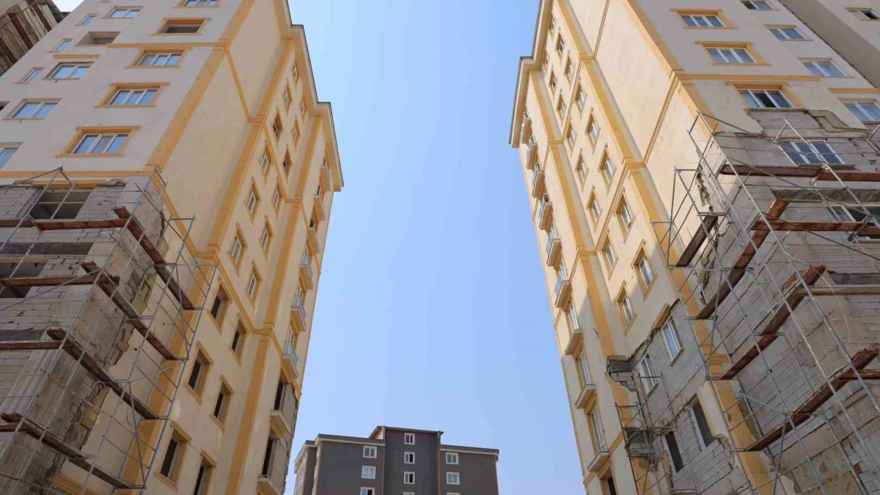 Kahramanmaraşta orta hasarlı binalarda güçlendirme çalışmaları