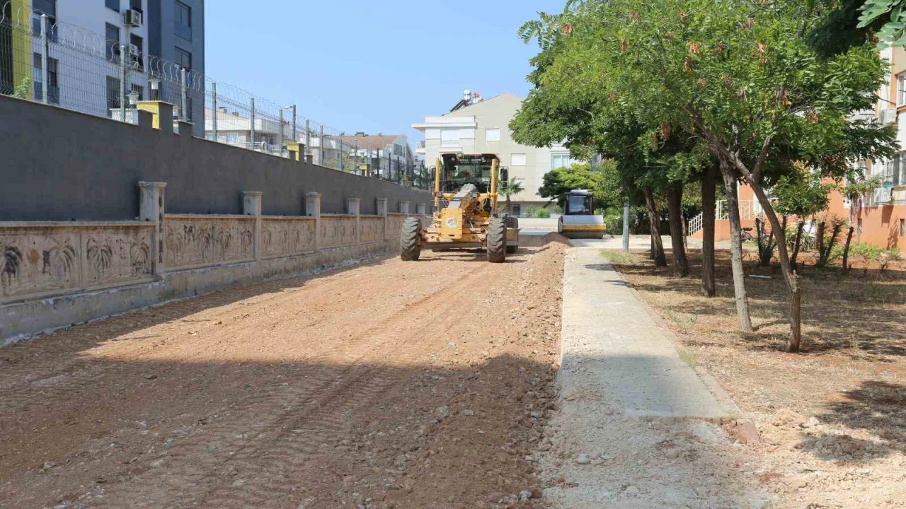 Kepez TOKİ Gazi konutlarında asfalt hazırlığı başladı