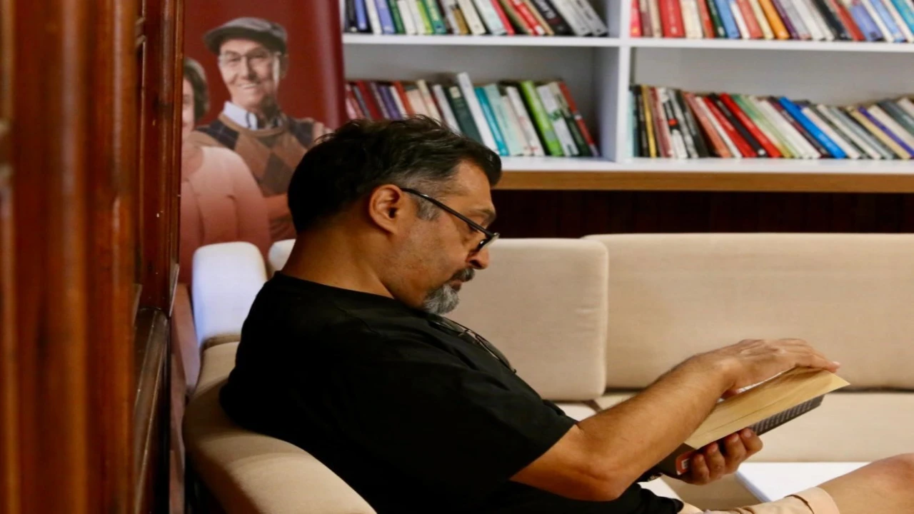 Kepezin Emekliler Lokalinde çaylar taze, sohbetler sıcak