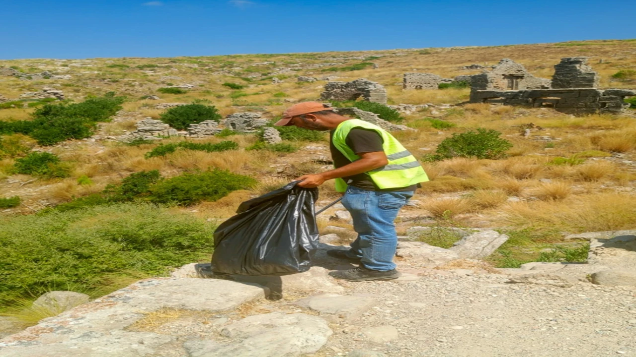 Manavgat Belediyesinden tarihi bölgelerde çevre temizliği