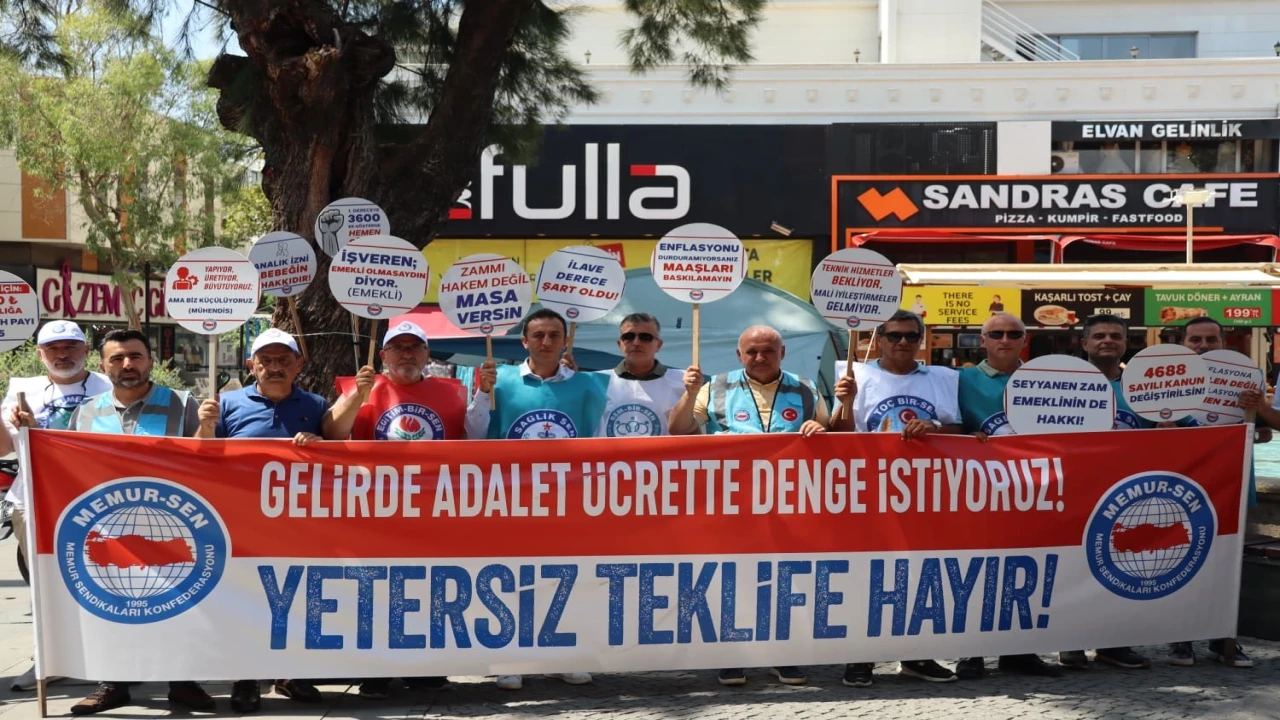 Memur Sen Antalyada çadır kurup eylem yaptı