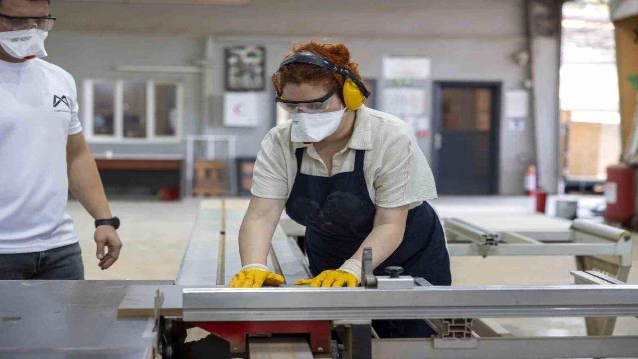 MERCEK kurslarıyla nitelikli ustalar yetişiyor