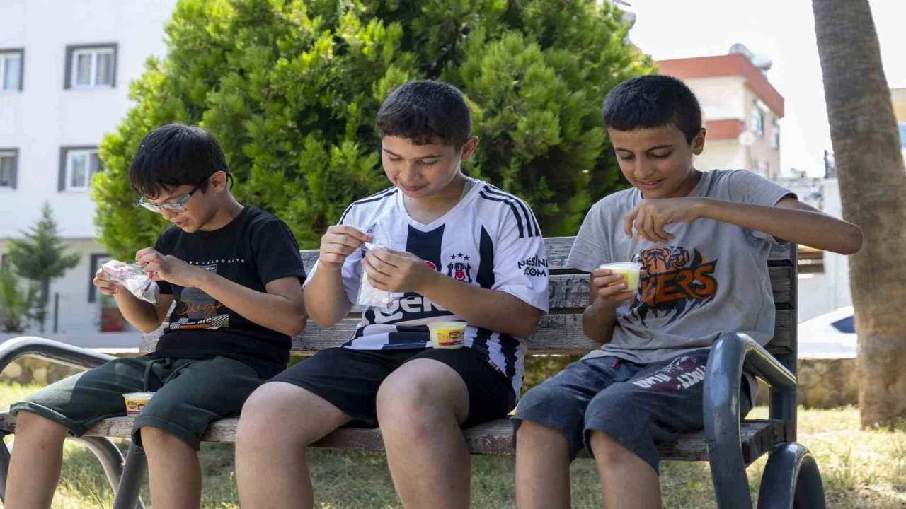 Mersinde çocuklara yaz boyu ücretsiz dondurma keyfi