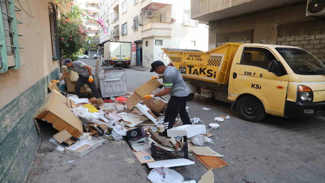 Mersinde çöp taksiler mobilya atıkları için nöbette