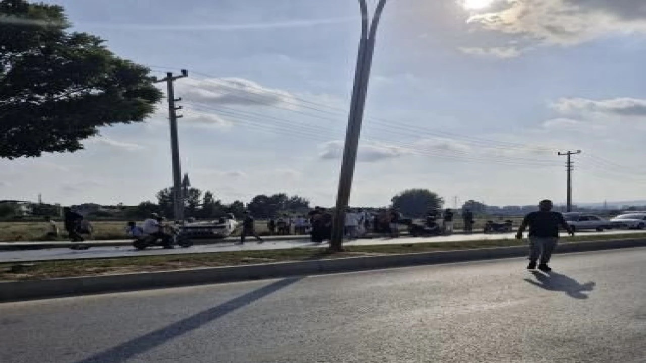 Mersinde otomobil direğe çarptı: 1 ölü