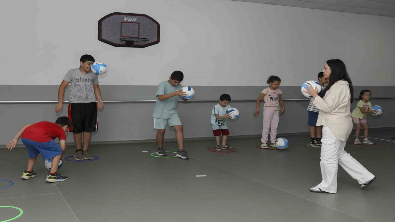 Mersinde özel bireyler için yaz boyu spor desteği