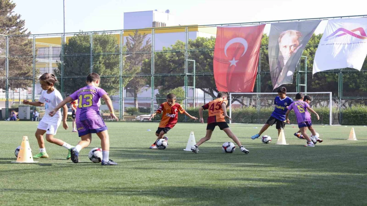 Mersinde yıl boyu ücretsiz futbol kursu