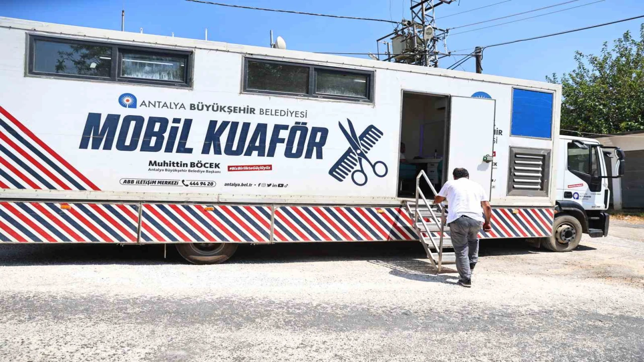 Mobil kuaför tırı Antalyanın yaylalarında