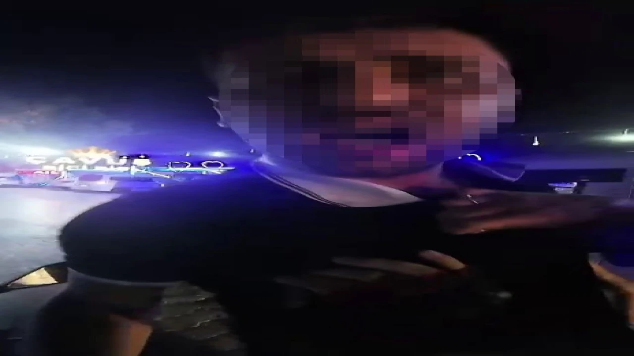 Motosikletlinin önünü kestiler