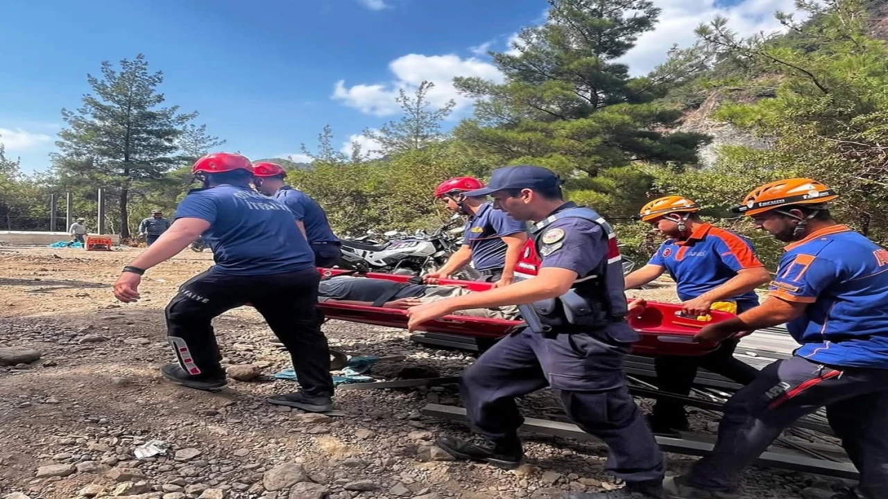 Osmaniyede Sarısu Şelalesinde yaralanan vatandaş kurtarıldı