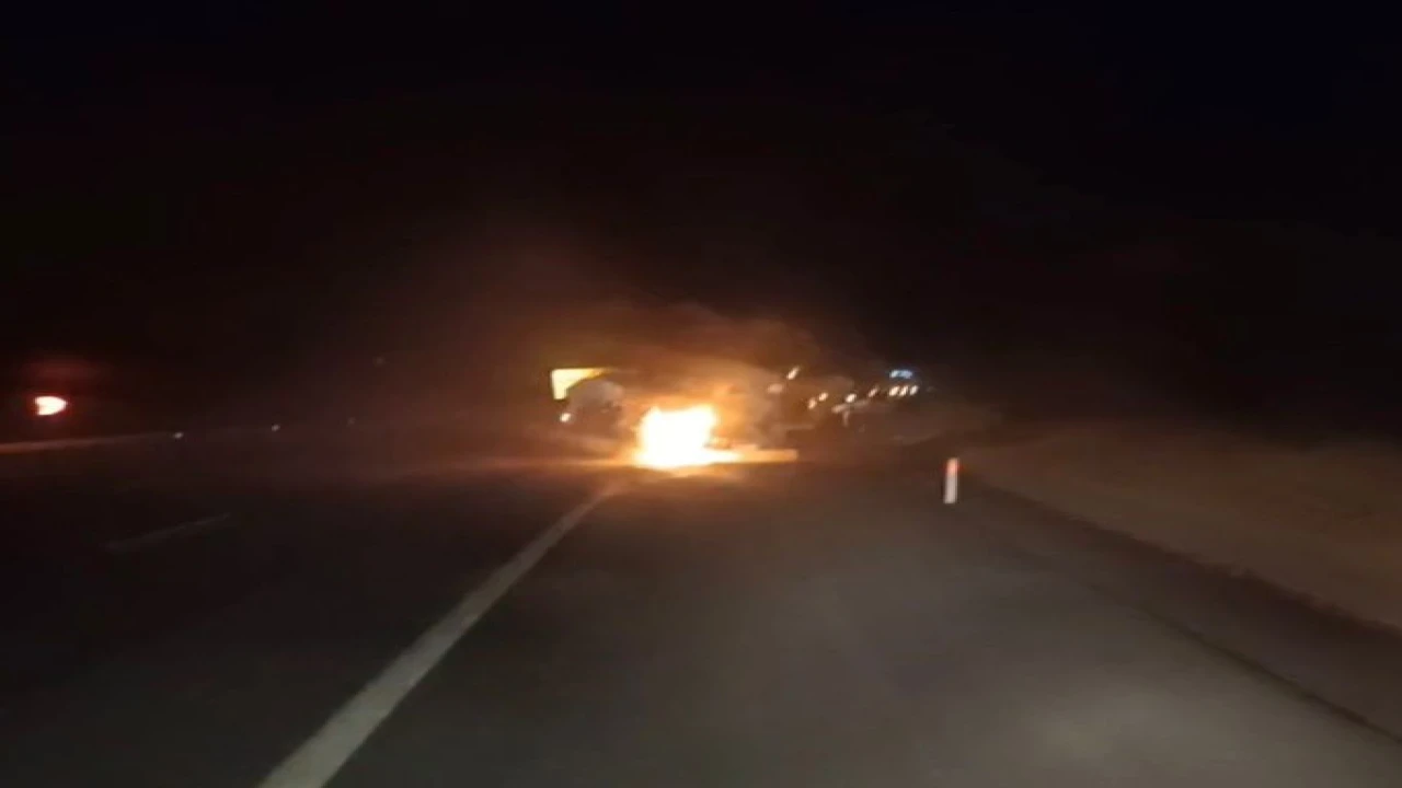 Osmaniyede seyir halindeki tanker yandı