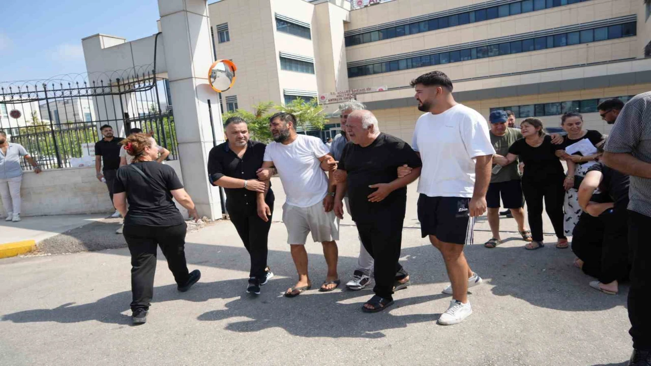 Pastane cinayetinde öldürülen gencin abisinin feryatları yürekleri yaktı: Abi ben geliyorum de ne olur