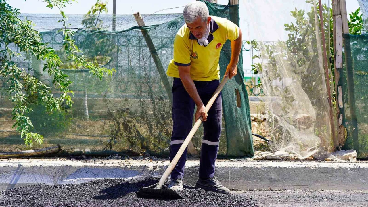 Tarsusta 9 mahallede asfalt yama çalışması tamamlandı