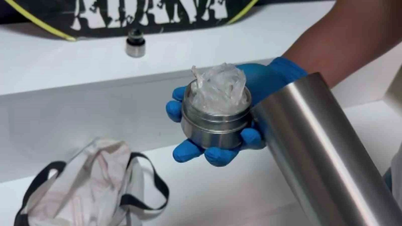 Termosa zulaladığı uyuşturucuyu polis buldu, içiciyim savunması yaptı