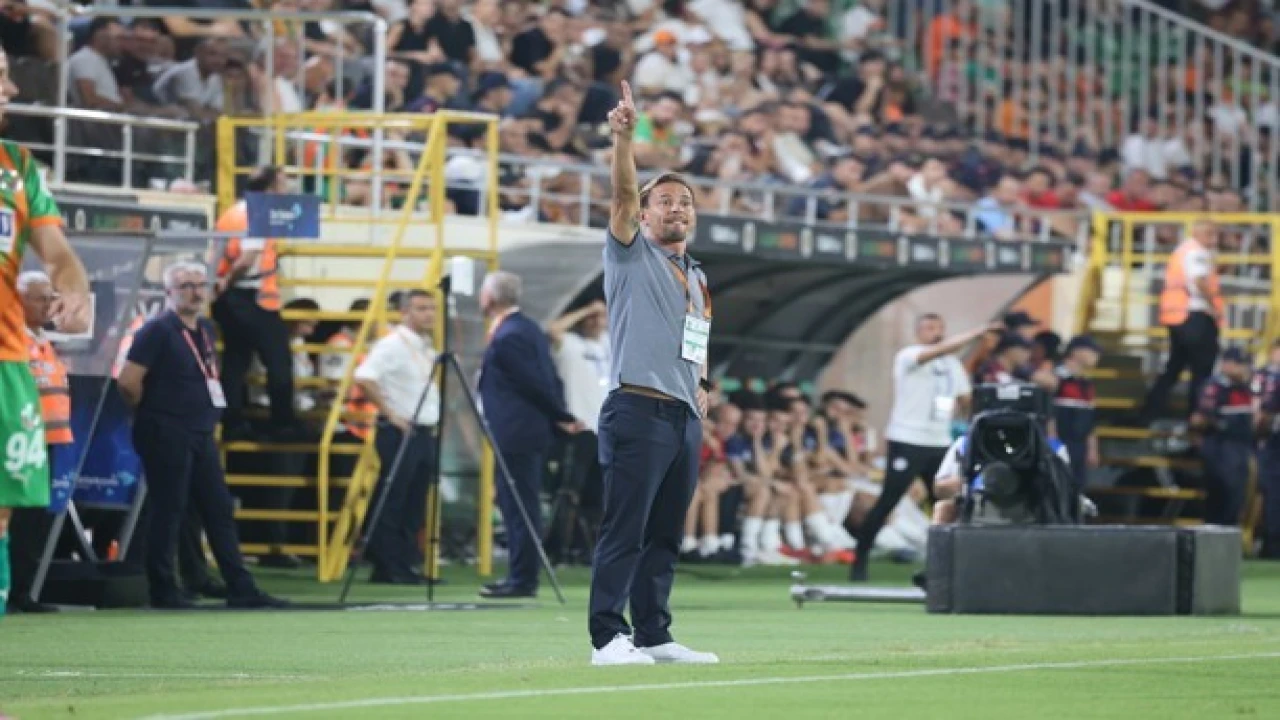 Trendyol Süper Lig: Corendon Alanyaspor: 0 - Çaykur Rizespor: 0 (İlk yarı)