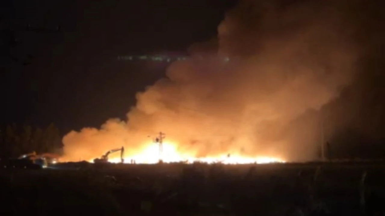 Adanada geri dönüşüm fabrikasındaki yangın 14 saattir devam ediyor