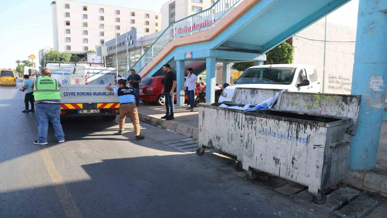 Akdenizde yeni çöp konteynerleri cadde ve sokaklara yerleştiriliyor