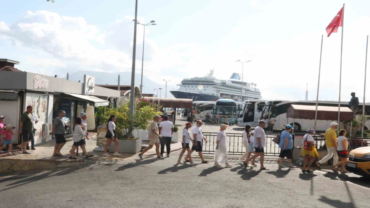 Alanya Limanı, yılın ilk 9 ayında 14 kruvaziyer gemisini ağırladı