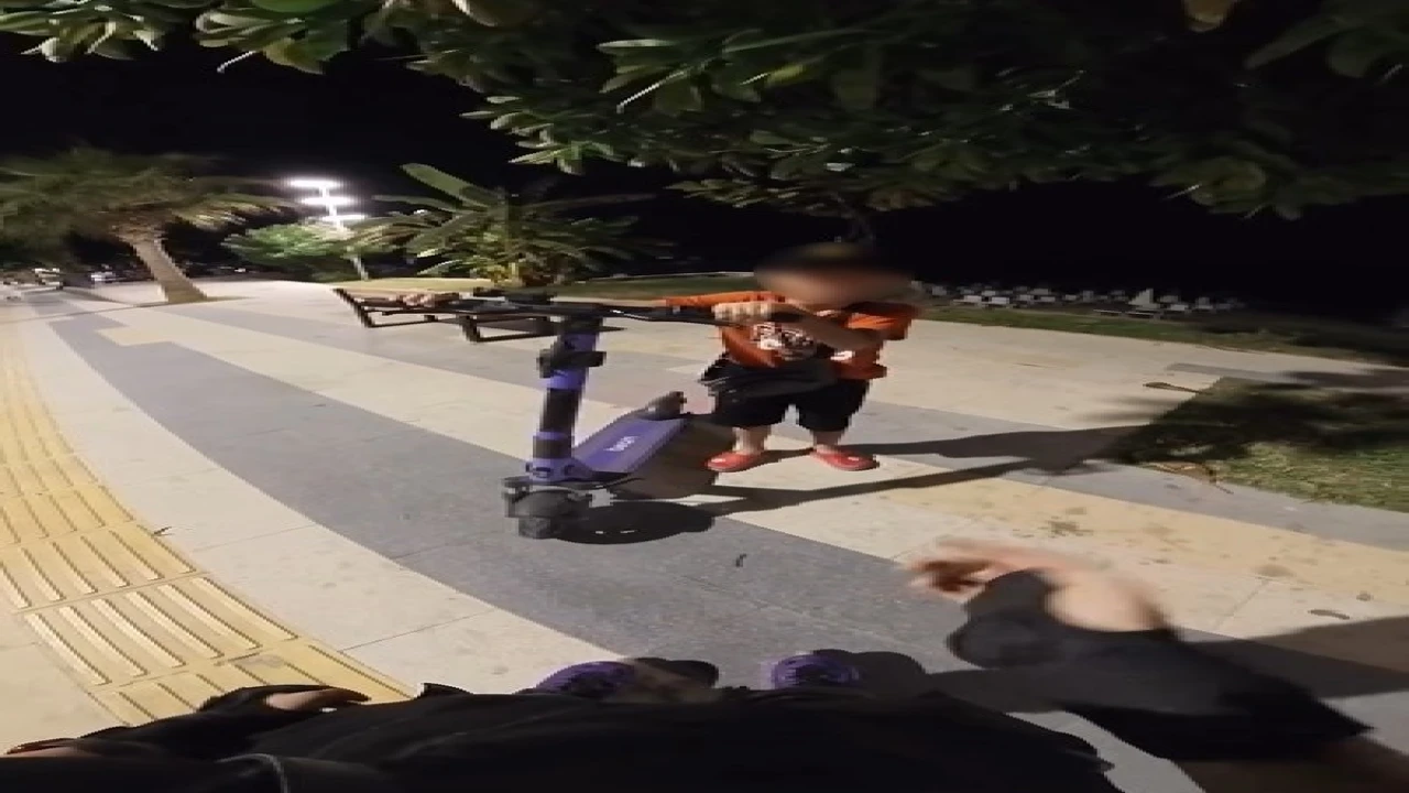 Alanyada sahilde kaybolan çocuk, patenci Rus kadın sayesinde bulundu