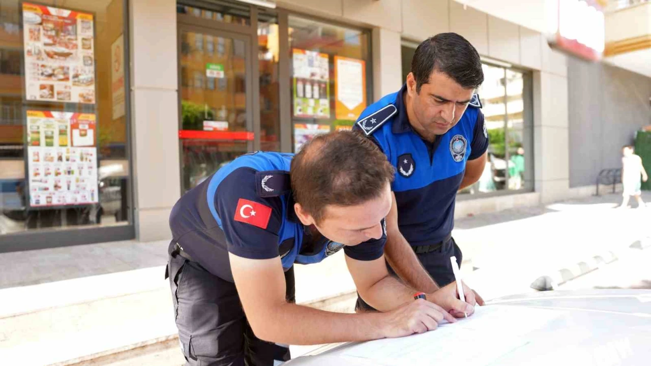 Alanyada tarihi geçmiş bebek maması satan 2 market mühürlendi