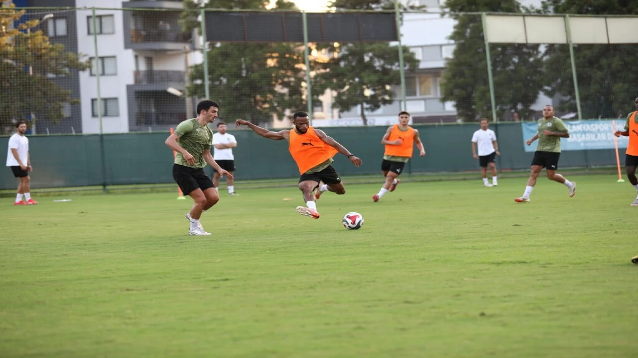 Alanyaspor, Fenerbahçe maçı hazırlıklarına başladı