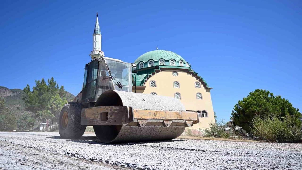 Anamurda yol yenileme çalışmaları tamamlanıyor