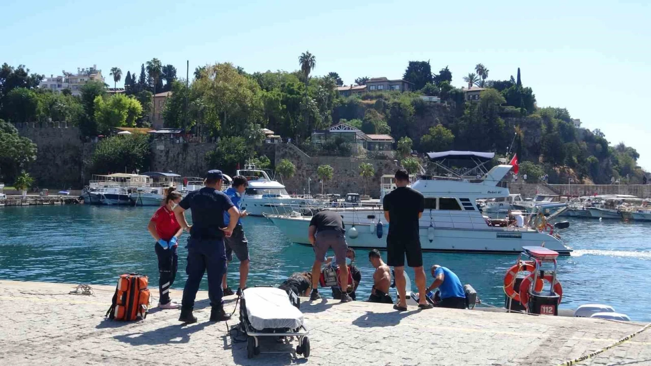 Antalyada 35 metrelik falezlerden düşen adam hayatını kaybetti