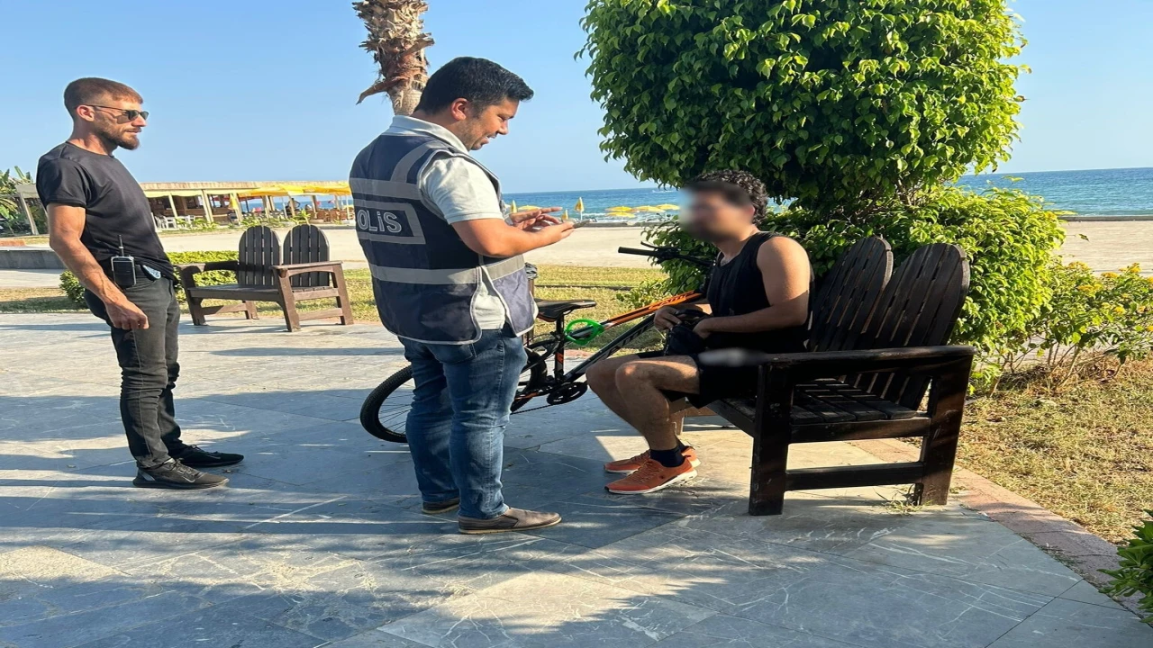 Antalyada eş zamanlı denetimlerde binlerce kişi sorgulandı