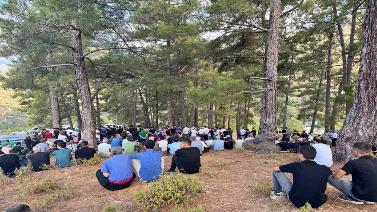 Antalyada kazada hayatını kaybeden çocuk toprağa verildi