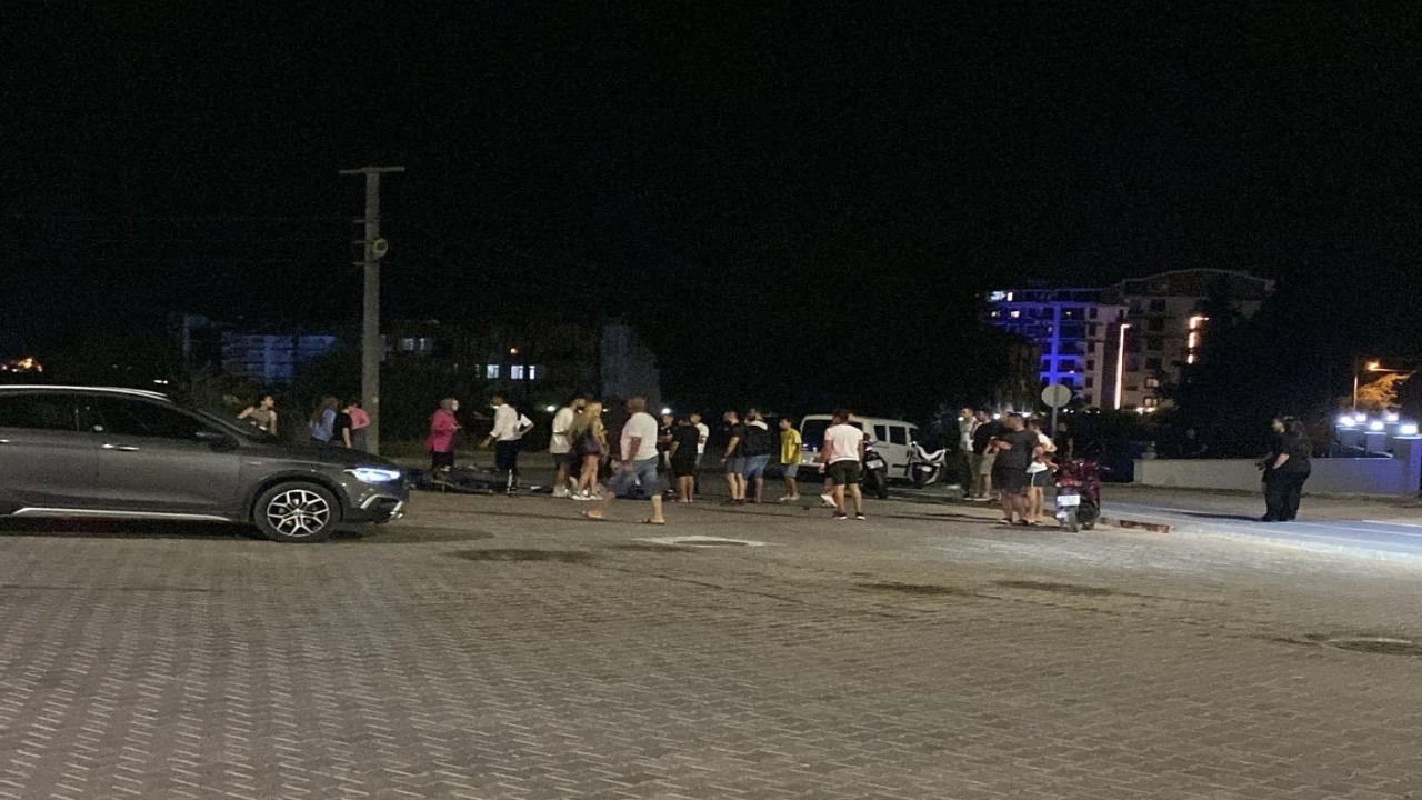 Antalyada motosikletle otomobil çarpıştı: 1 yaralı