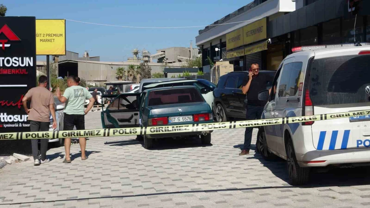 Antalyada park halindeki otomobilin arka koltuğunda ölü bulundu