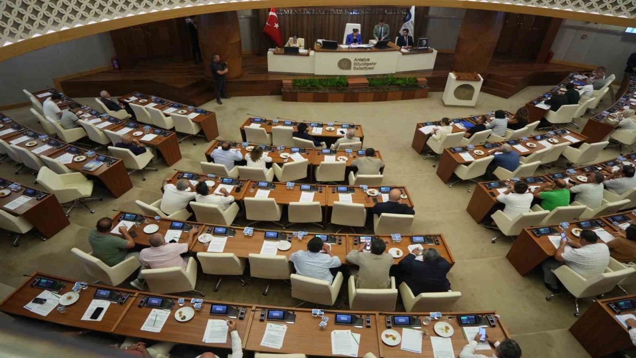 Antalyada toplu taşıma, okul servis ve kreş ücretlerine zam geldi