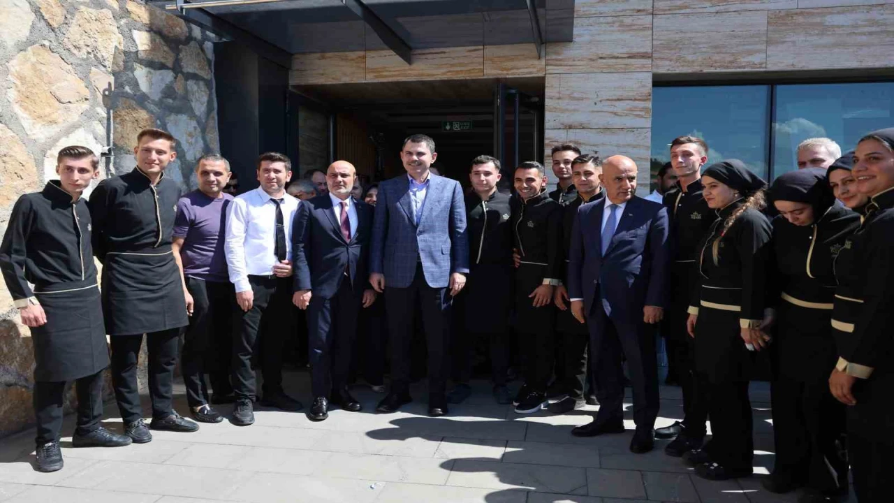 Bakan Kurum: Deprem bölgesinde her üç depremzededen ikisi evine kavuştu