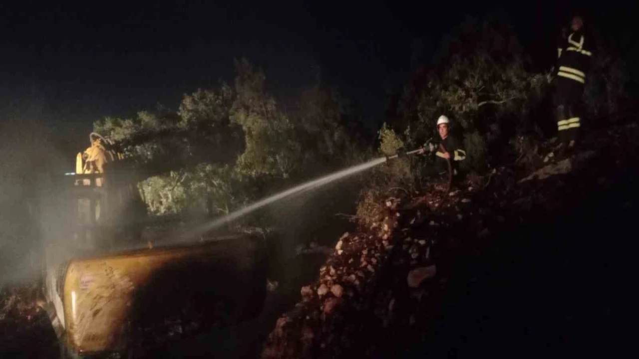 Belende iş makinesi yangını