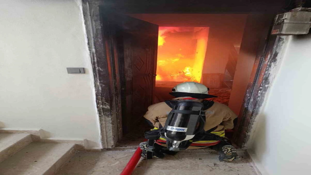 Defnede apartman dairesinde yangın