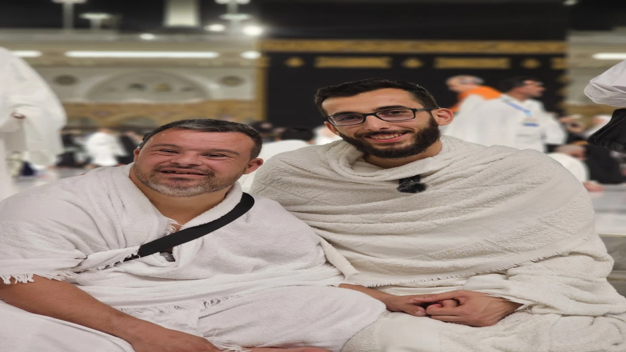 Down sendromlu Savaşın umre hayali gerçek oldu