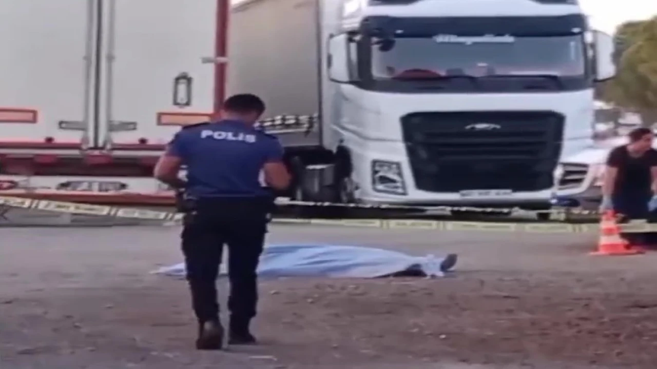 Eski eşini 3 gün boyunca takip edip defalarca bıçaklayarak öldürmüştü, ağırlaştırılmış müebbet cezası verildi