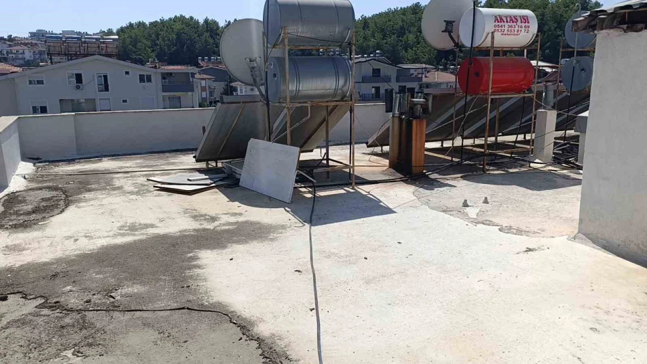 Evde unuttuğu anahtar sonu oldu, çatıdan balkona hortumla inmek isterken hayatını kaybetti